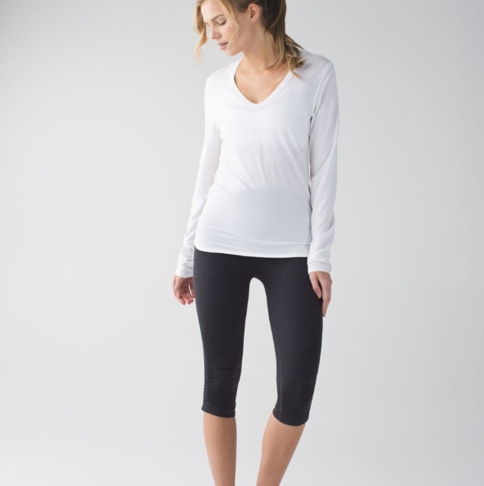 Lululemon In The Flow Crop II in Deep Coal